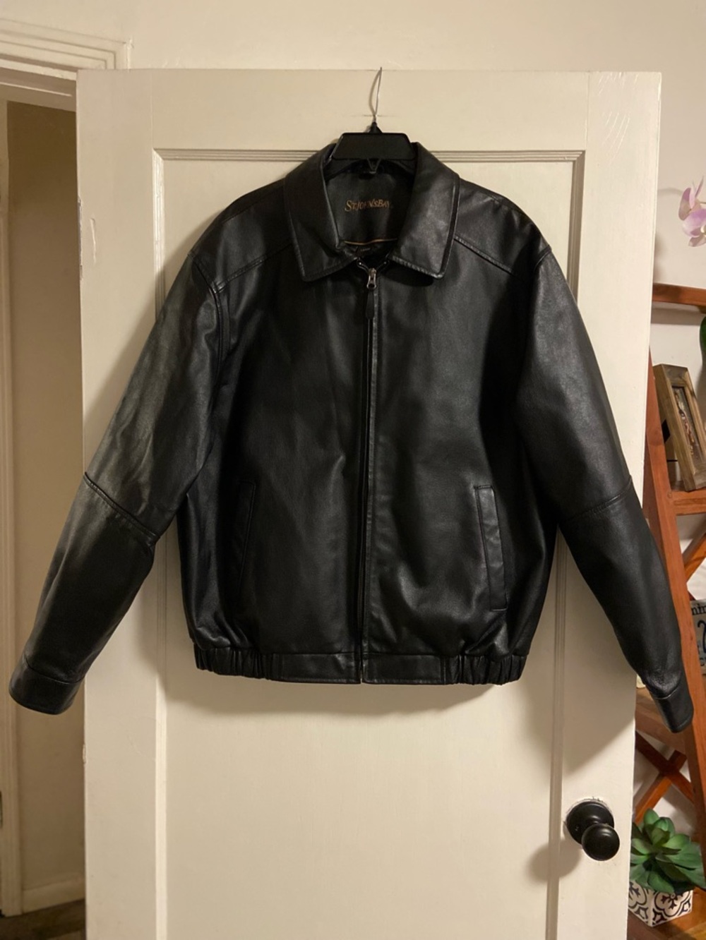 St Johns Bay Black Leather Aviator Jacket Insulated Men’s Size Large Bomber EUC
